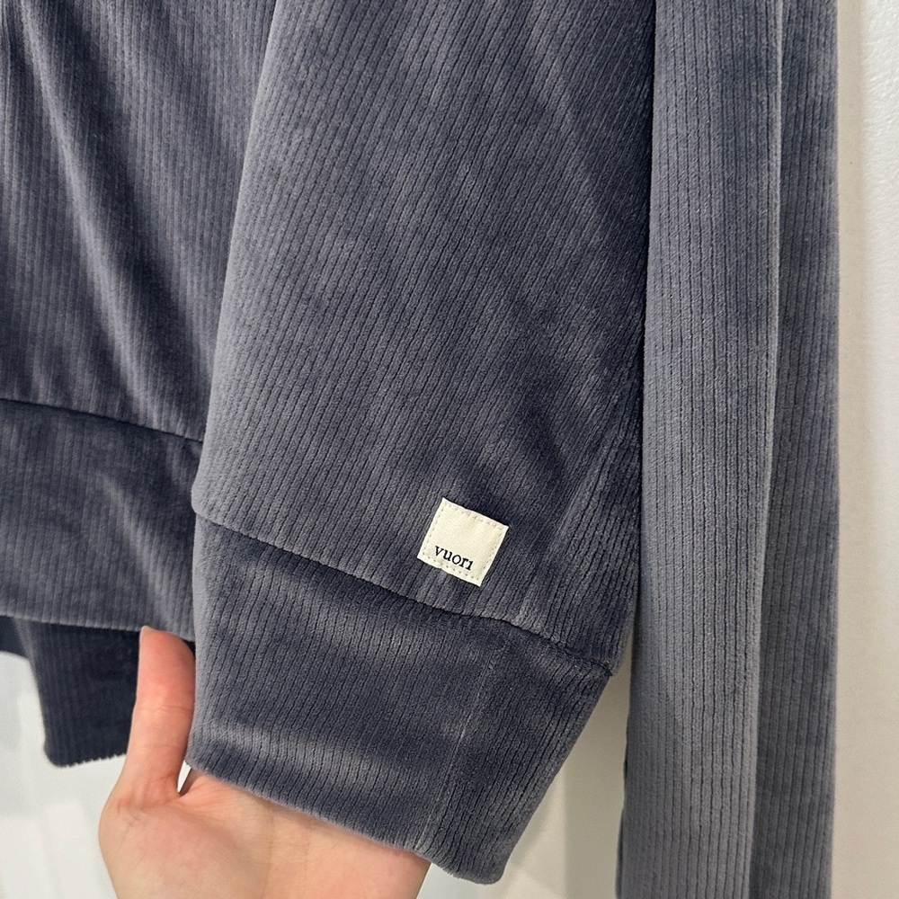 Vuori Blue/Grey Quarter Zip Velvet Hooded Sweater Size L - Picture 4 of 6